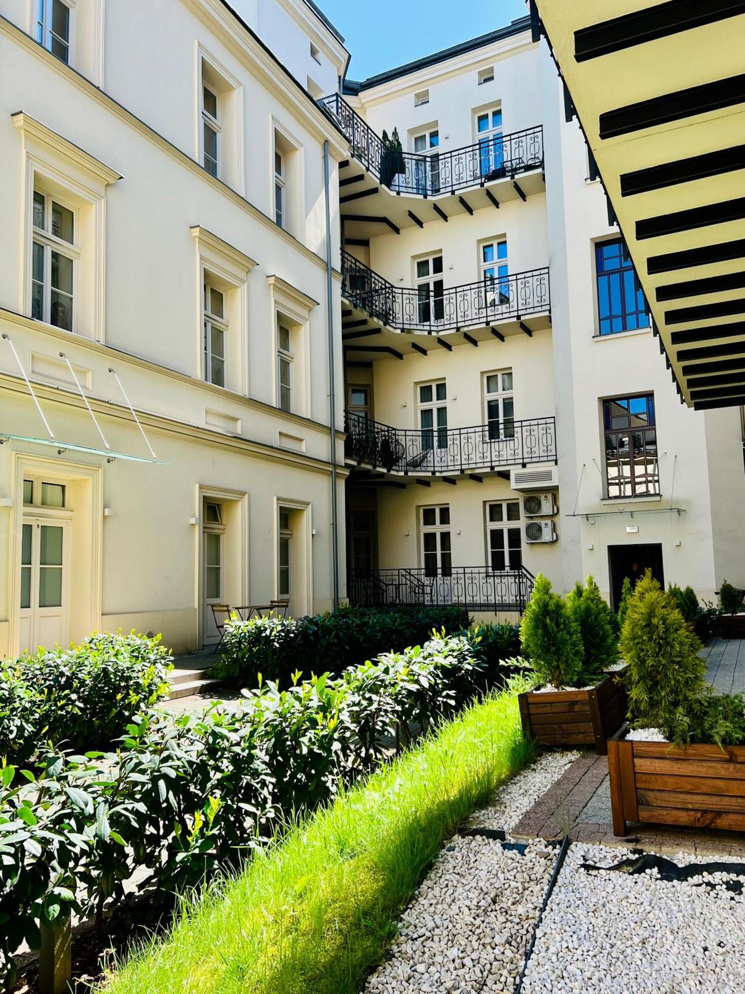 Atrium - Old Town Luxury Apartments - By Upstairs Krakow Ngoại thất bức ảnh