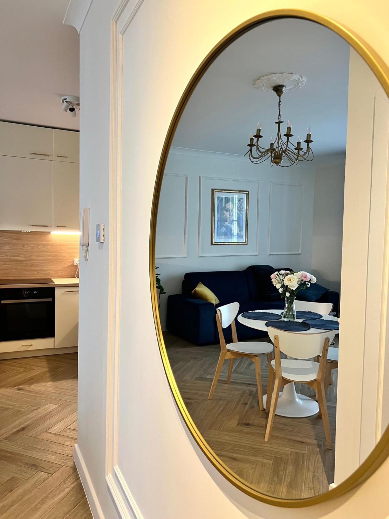 Atrium - Old Town Luxury Apartments - By Upstairs Krakow Ngoại thất bức ảnh