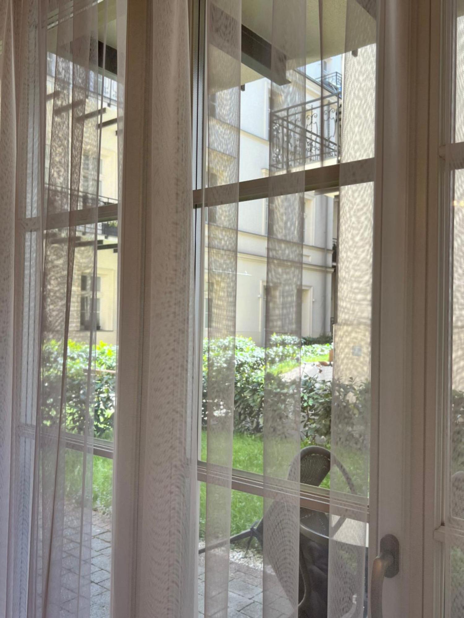 Atrium - Old Town Luxury Apartments - By Upstairs Krakow Ngoại thất bức ảnh