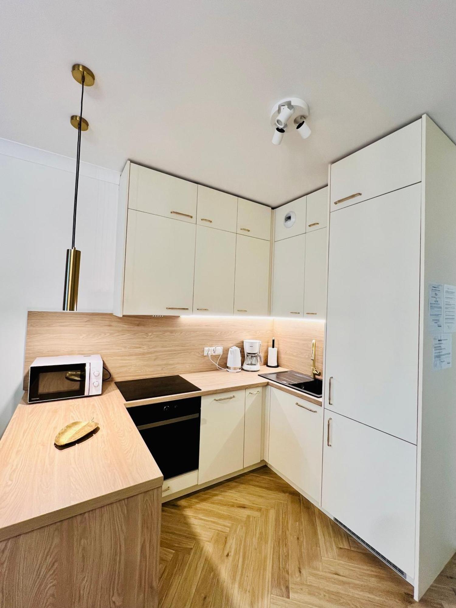 Atrium - Old Town Luxury Apartments - By Upstairs Krakow Ngoại thất bức ảnh