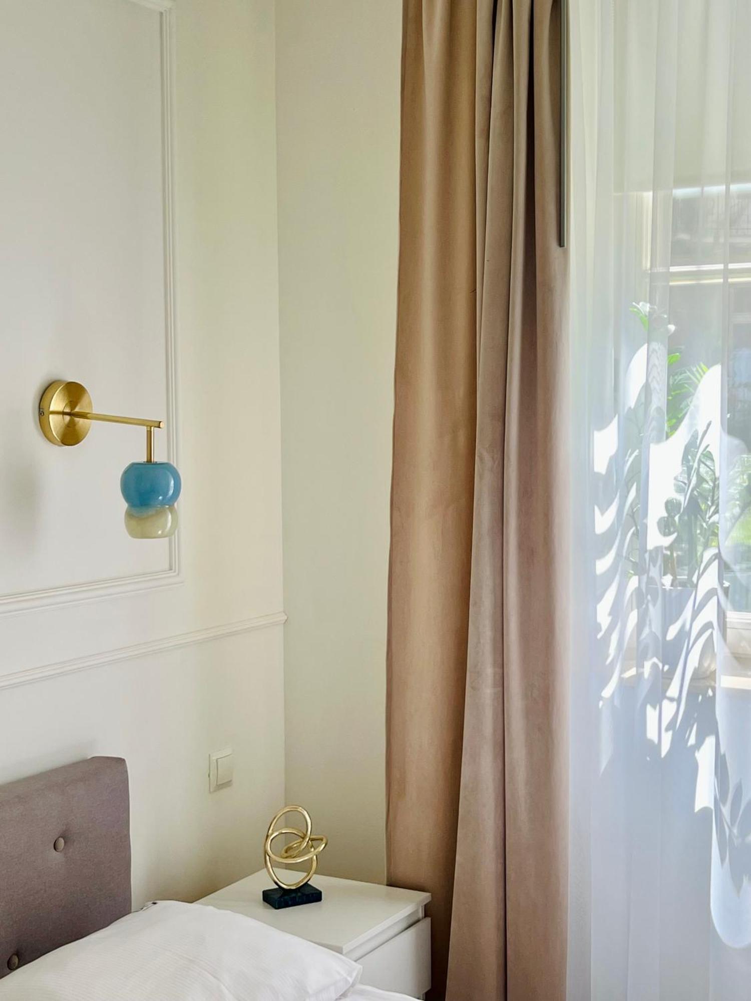 Atrium - Old Town Luxury Apartments - By Upstairs Krakow Ngoại thất bức ảnh