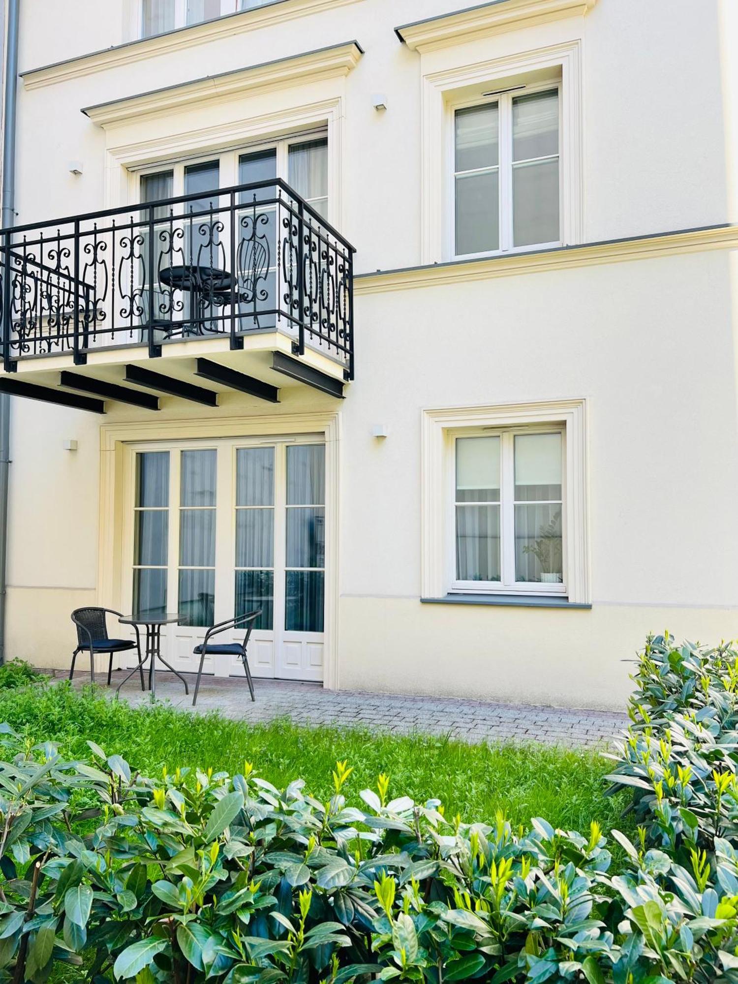 Atrium - Old Town Luxury Apartments - By Upstairs Krakow Ngoại thất bức ảnh