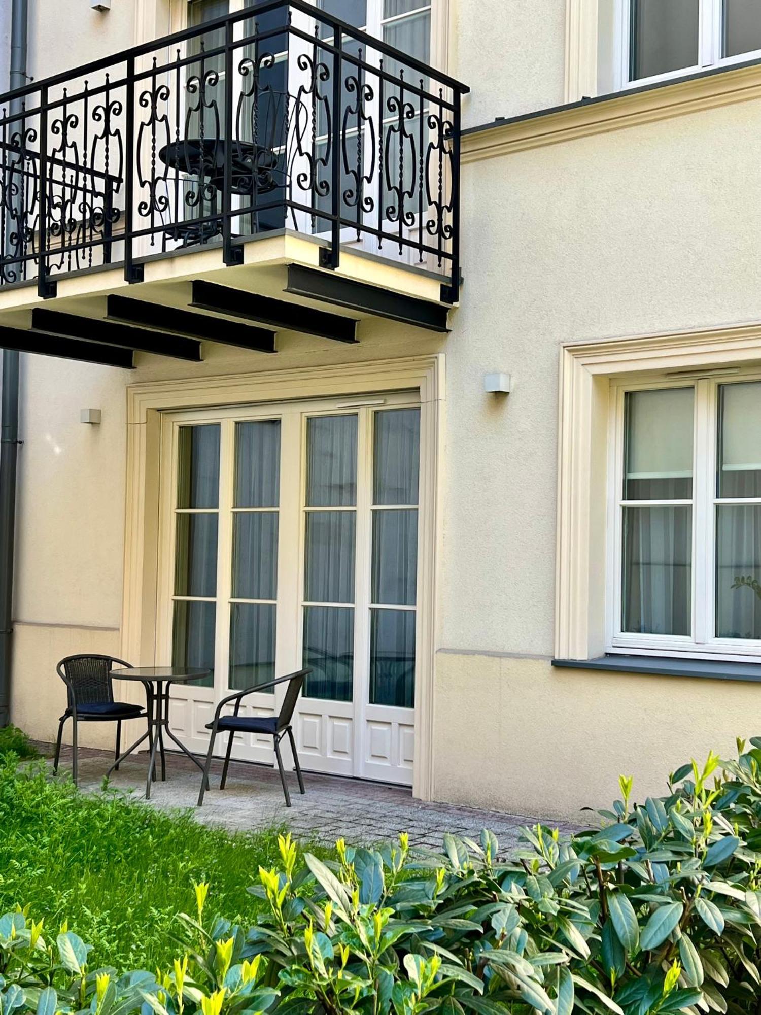 Atrium - Old Town Luxury Apartments - By Upstairs Krakow Ngoại thất bức ảnh