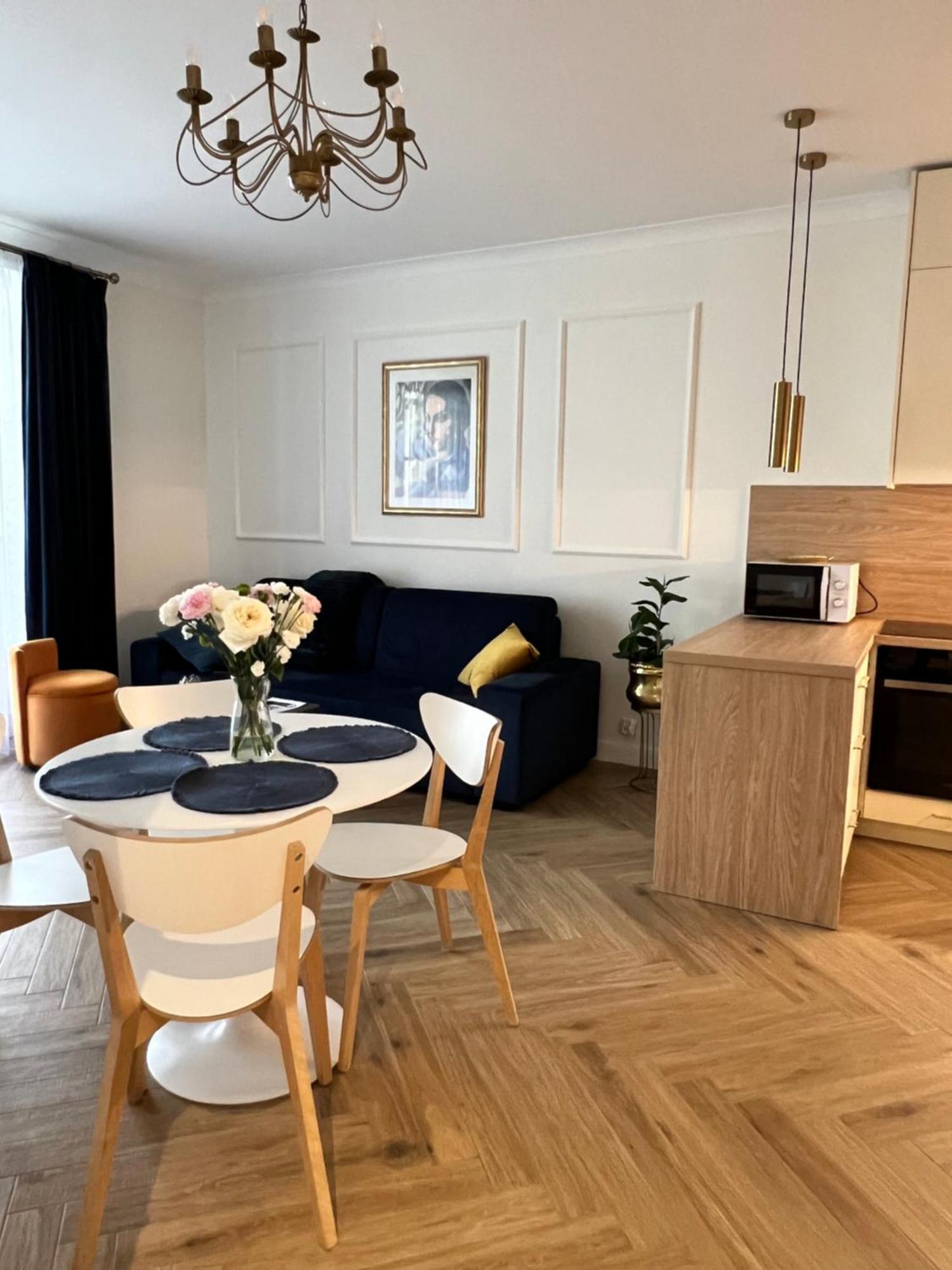 Atrium - Old Town Luxury Apartments - By Upstairs Krakow Ngoại thất bức ảnh